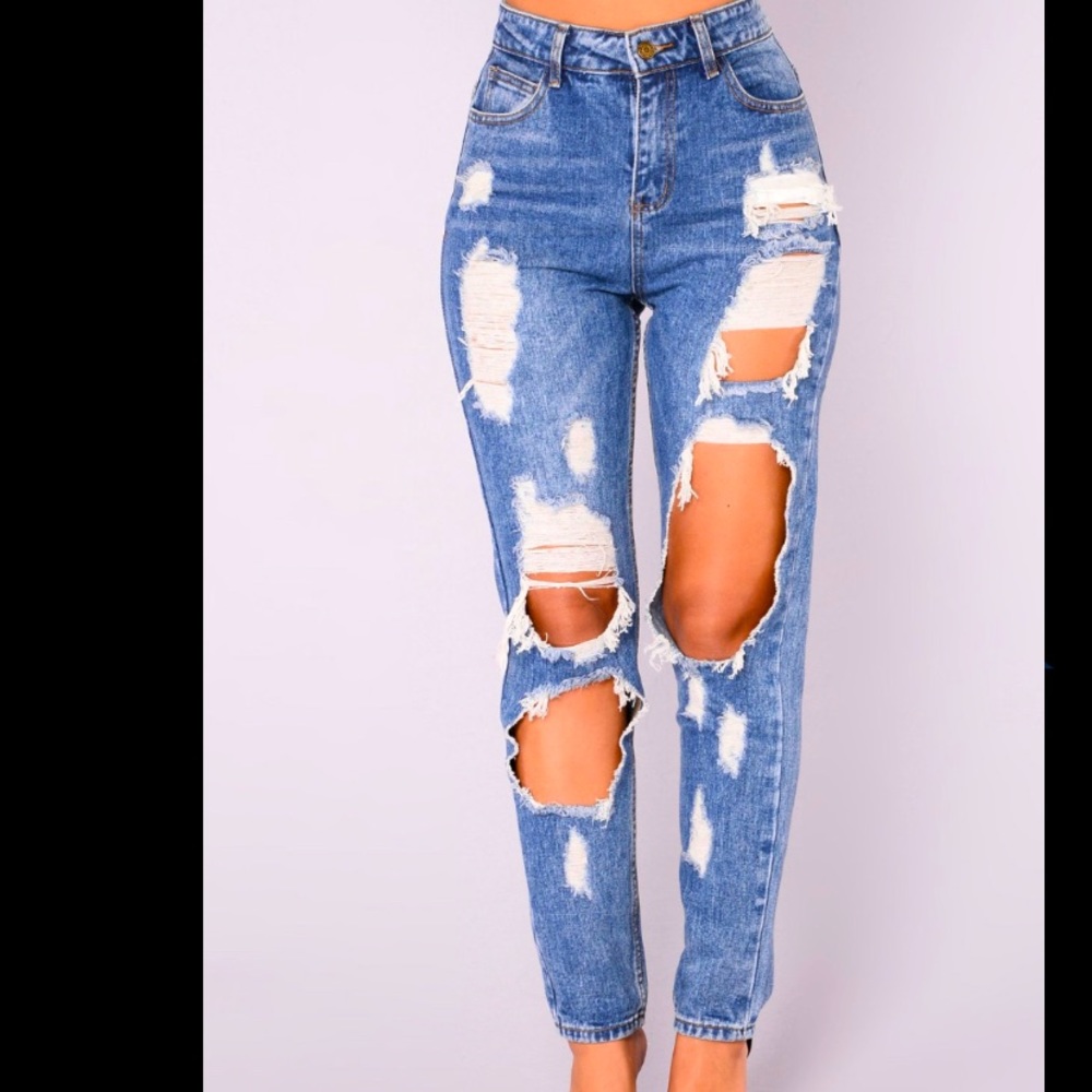 High Rise Boyfriend Jeans - Distressed